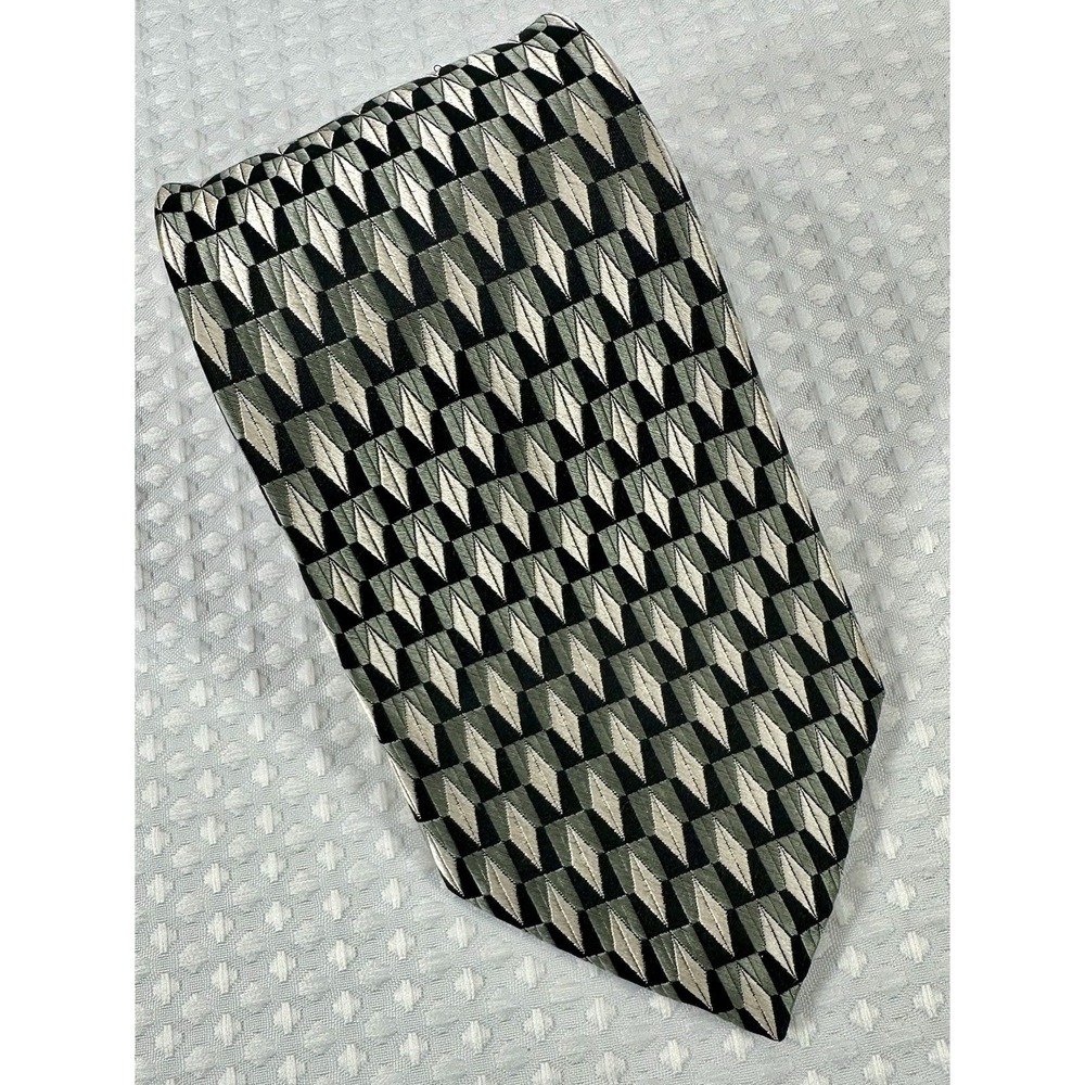 Van Heusen Silk Tie Black Silver Geometric Pattern Classic 4" Width